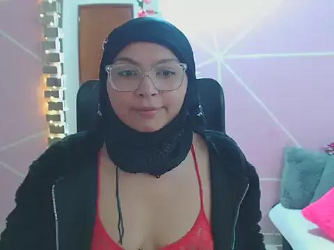 JENNIFERCOCOA from StripChat is Freechat