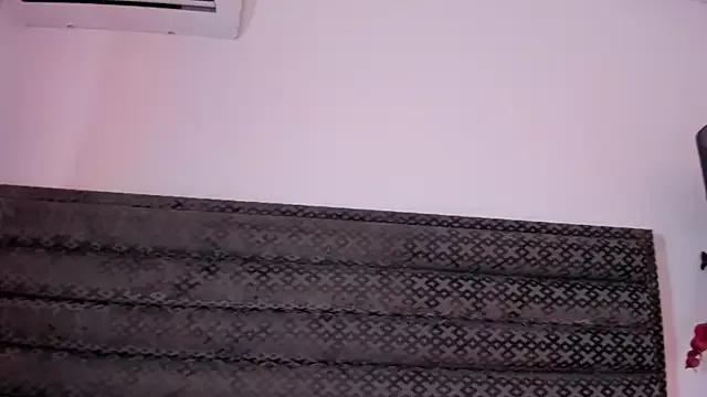 JenniferHost from StripChat