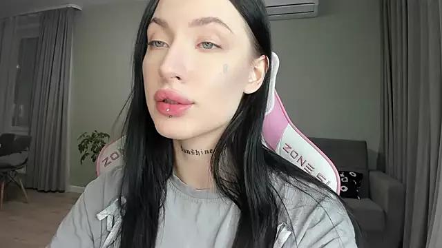 JenniferQueen11 from StripChat