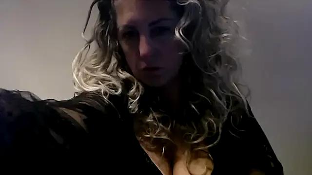 JenniLowen from StripChat