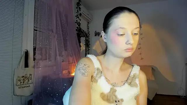 Jenny_darling_love from StripChat is Freechat