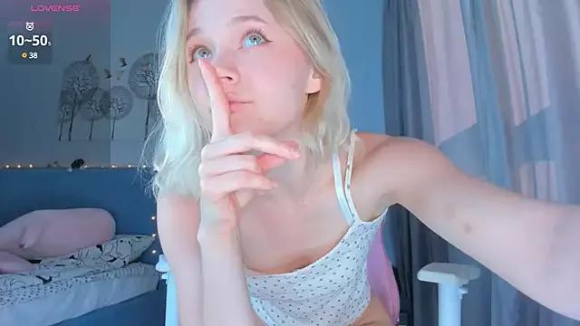 JennyWoody from StripChat