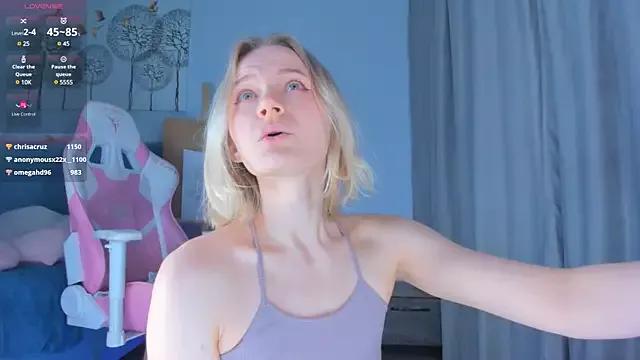 JennyWoody from StripChat