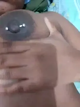 Jennyy31 on StripChat 