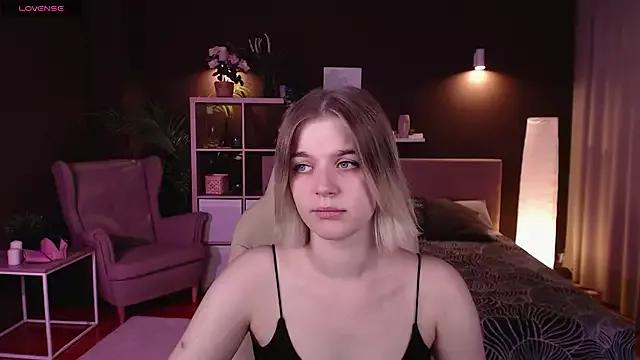 Jess_Marais from StripChat is Freechat