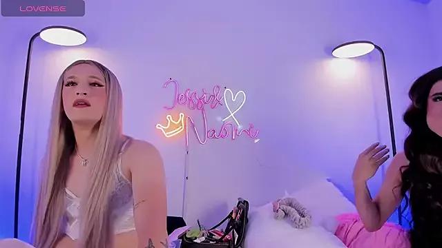 JESSI_NAOMI from StripChat