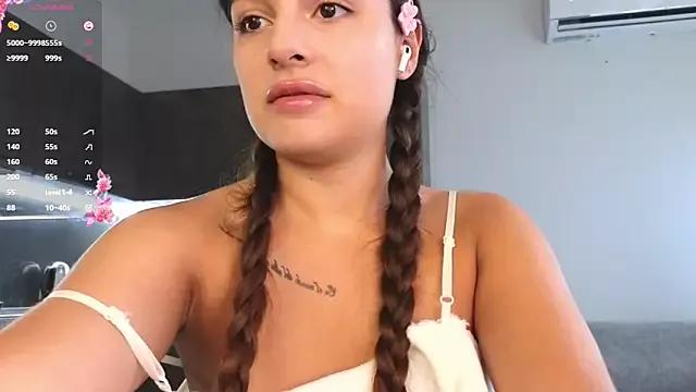 Jessiiexi from StripChat