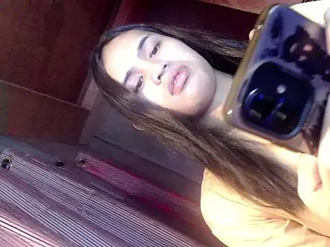 Jessylicioushh from StripChat