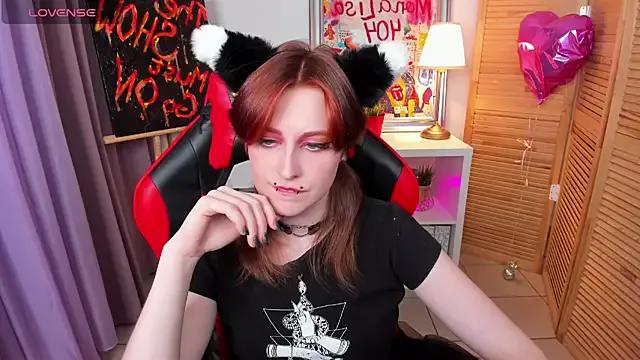 Jiffyyo from StripChat