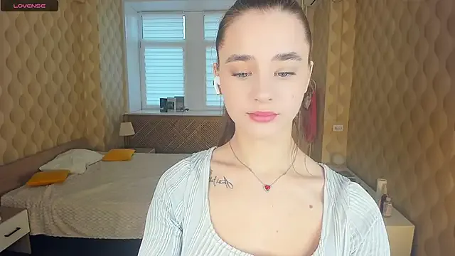 Try our streaming cams variety and talk on a personal level with our adorable girls streamers, showing off their bountiful shapes and dildos.