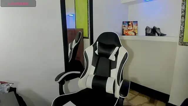 Try our streaming cams variety and talk on a personal level with our adorable girls streamers, showing off their bountiful shapes and dildos.