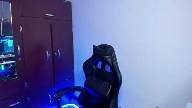 Try our streaming cams variety and talk on a personal level with our adorable girls streamers, showing off their bountiful shapes and dildos.