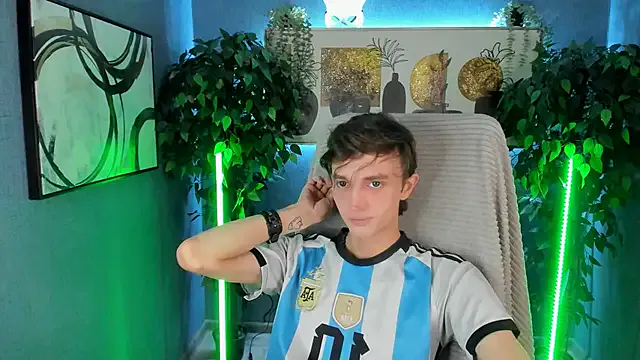 John_Weasley from StripChat is Freechat