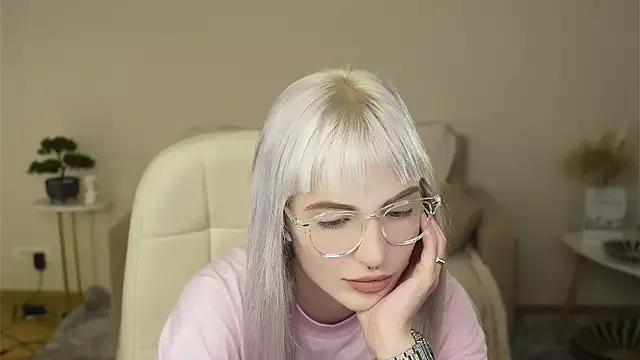 JohnaMannina from StripChat is Freechat
