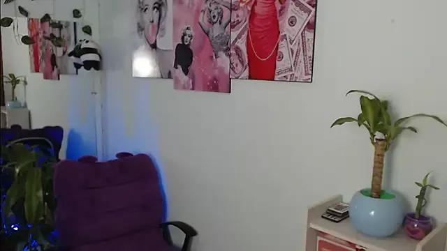 Try our streaming cams variety and talk on a personal level with our adorable girls streamers, showing off their bountiful shapes and dildos.