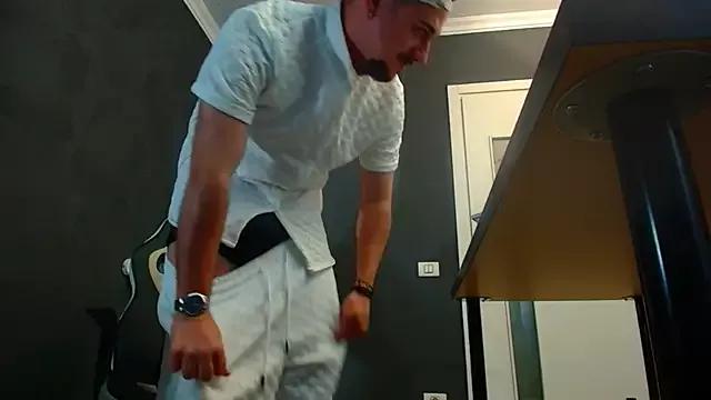 JoshKnights from StripChat is Freechat