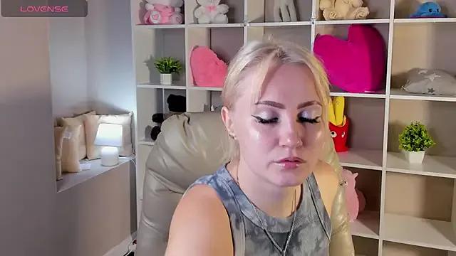 Joyce_Howard from StripChat is Freechat