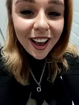 Juicy_PeachLux from StripChat is Freechat