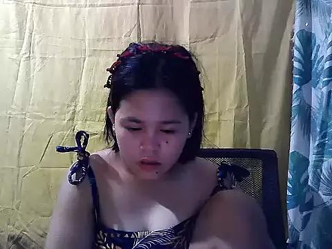 JuicyPussie4u from StripChat is Freechat