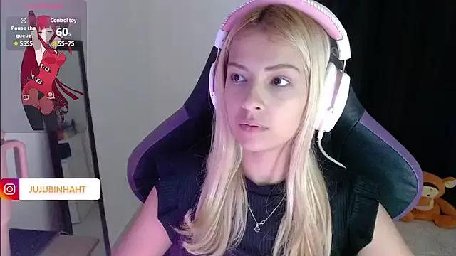 Try our streaming cams variety and talk on a personal level with our adorable girls streamers, showing off their bountiful shapes and dildos.