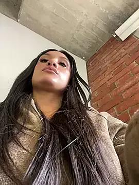 JulHoney from StripChat is Freechat