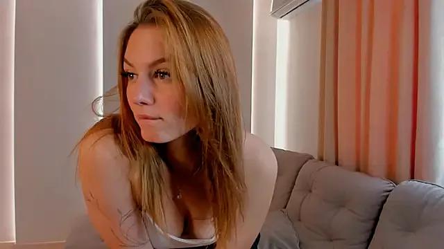 Juliaflow from StripChat is Freechat