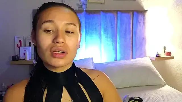 juliana-mancini from StripChat is Freechat
