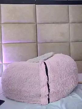 JulianaaHerrera from StripChat is Freechat