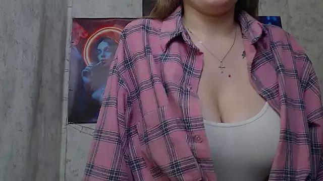 Try our streaming cams variety and talk on a personal level with our adorable girls streamers, showing off their bountiful shapes and dildos.