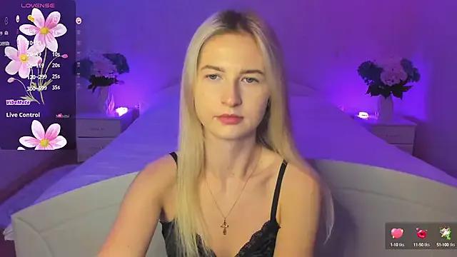 Julie_Blaze from StripChat
