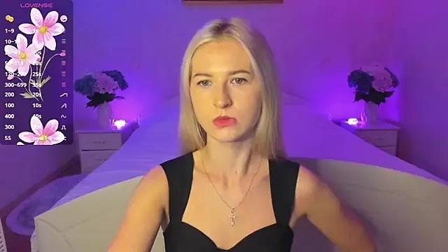 Julie_Blaze from StripChat