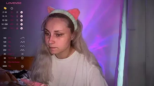 Julie_tta from StripChat is Freechat