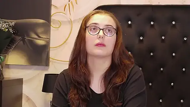 JulieAnnX from StripChat is Freechat