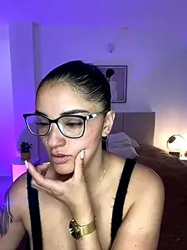 Julieta92_ from StripChat is Freechat