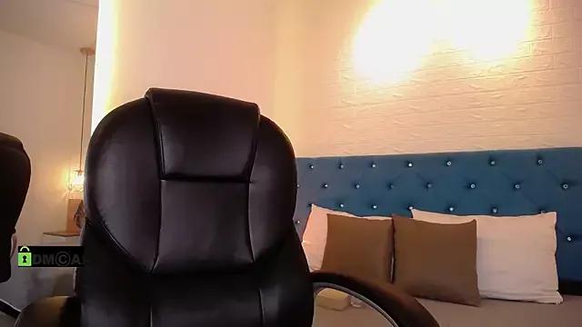 Try our streaming cams variety and talk on a personal level with our adorable girls streamers, showing off their bountiful shapes and dildos.
