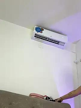 Julietalcl from StripChat is Freechat