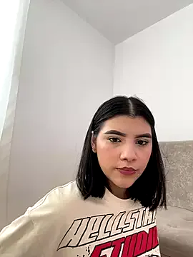 Julietalcl from StripChat is Freechat