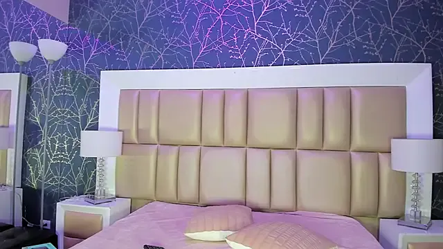 JulitPink from StripChat is Freechat