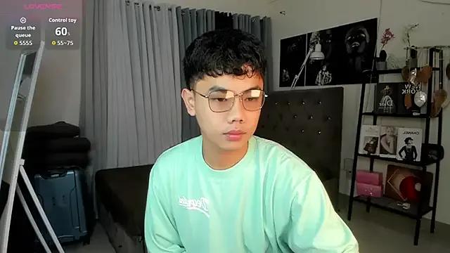 JuliuswildCock from StripChat is Freechat