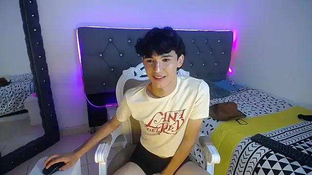 JULLIAN_ from StripChat
