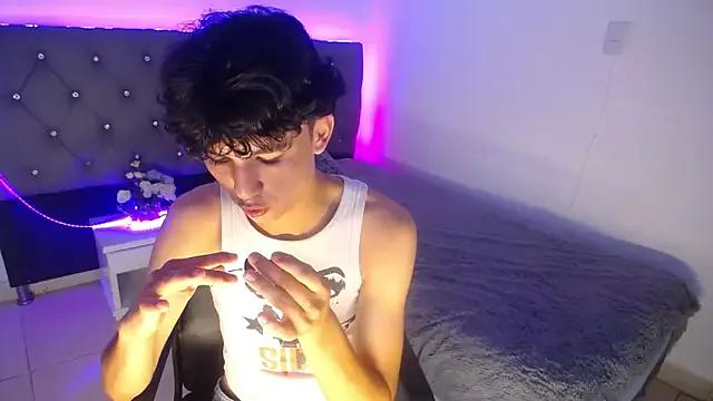 JULLIAN_ from StripChat