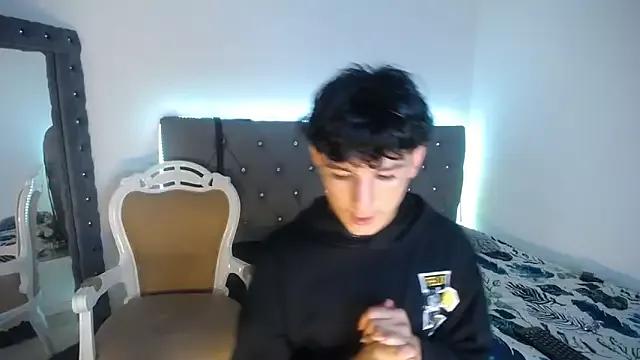 JULLIAN_ from StripChat