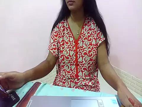 JustinaIra from StripChat
