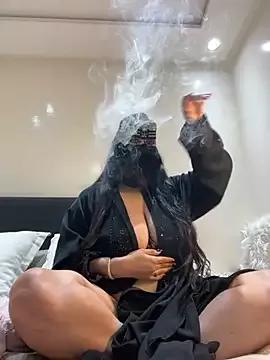 jyjyelamira from StripChat