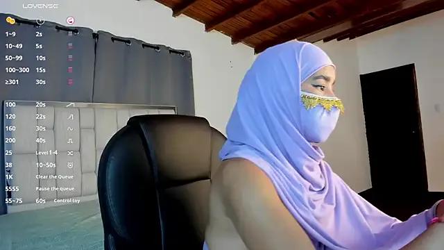 kalila_latif from StripChat is Freechat