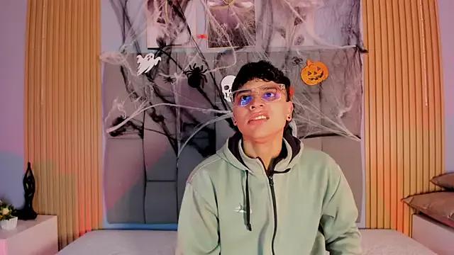 Kandyfrees_ from StripChat is Freechat