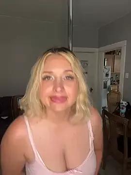 KandyHart from StripChat is Freechat