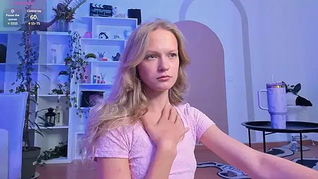 Kara_smalltits from StripChat
