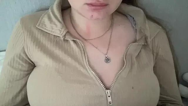 KaraLeee from StripChat