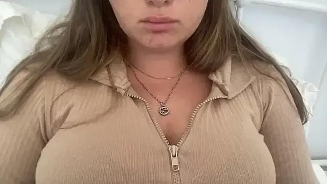KaraLeee from StripChat